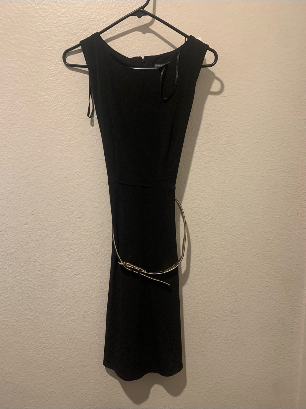 Jessica Howard Black Sleeveless Sheath Dress with Gold Belt Accent